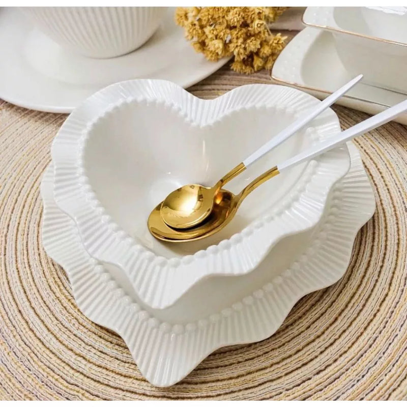 KIT 2 PEÇAS, TIGELA E PRATO CORAÇÃO. IDEAL PARA COMPOR SUA MESA POSTA!